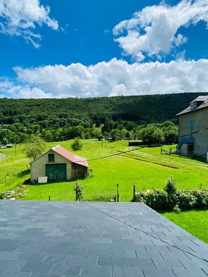 Gite Ha-Py Mountain Campan Chalet