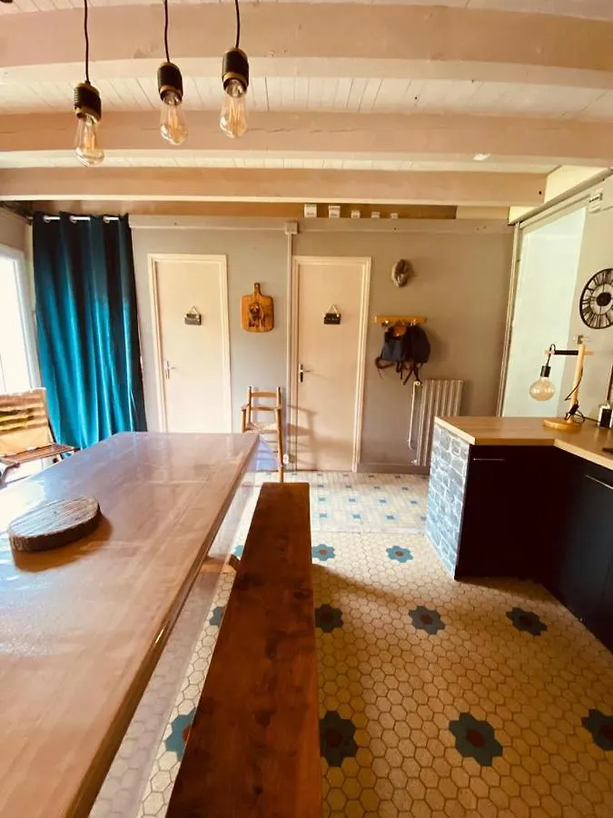 Gite Ha-Py Mountain Campan Chalet