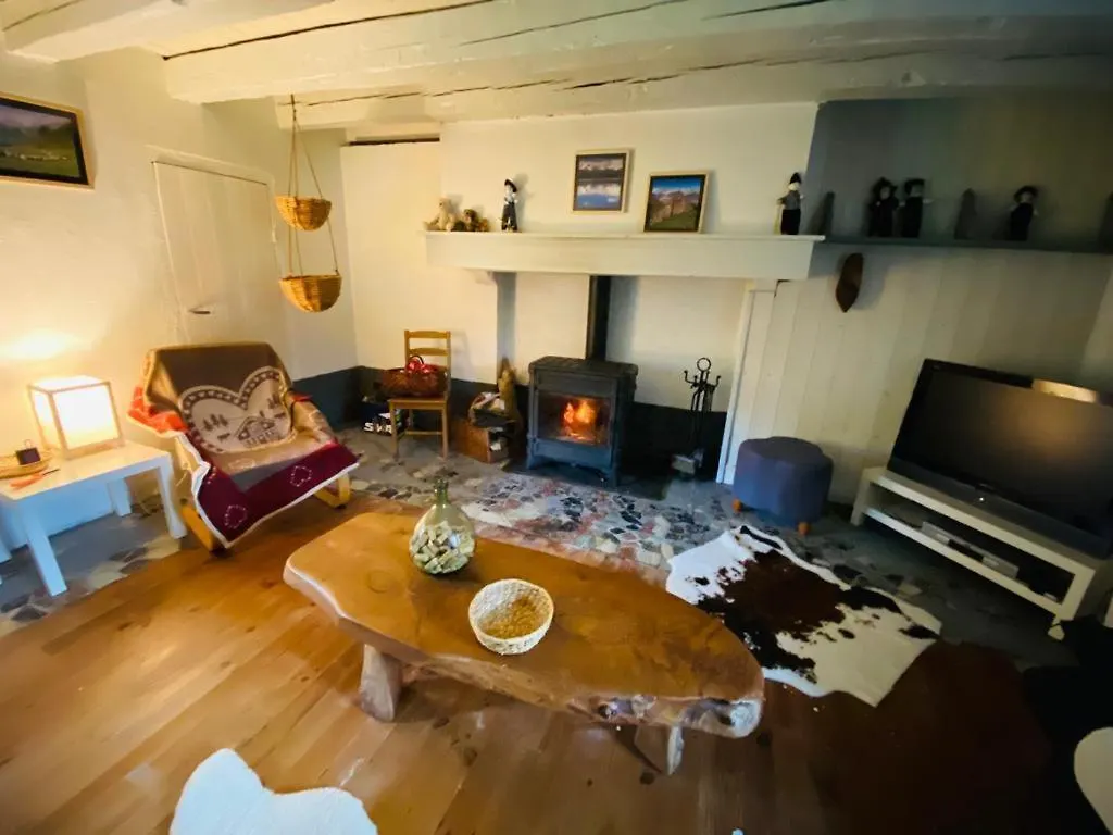 Gite Ha-Py Mountain Campan Chalet